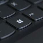 Używanie nieaktywnego systemu Windows 10 i 11: co mówi licencja i jakie są ograniczenia?